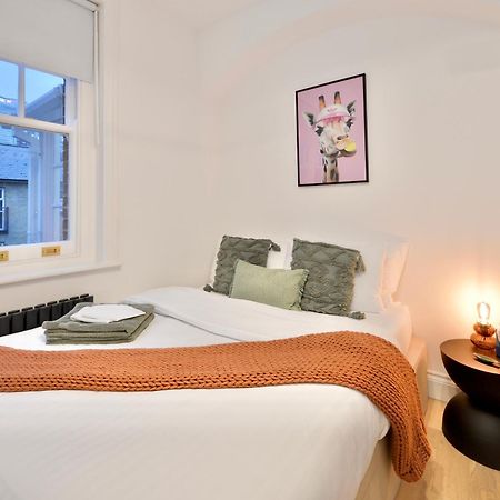 Newly Refurbished W/ River Views Лондон Экстерьер фото