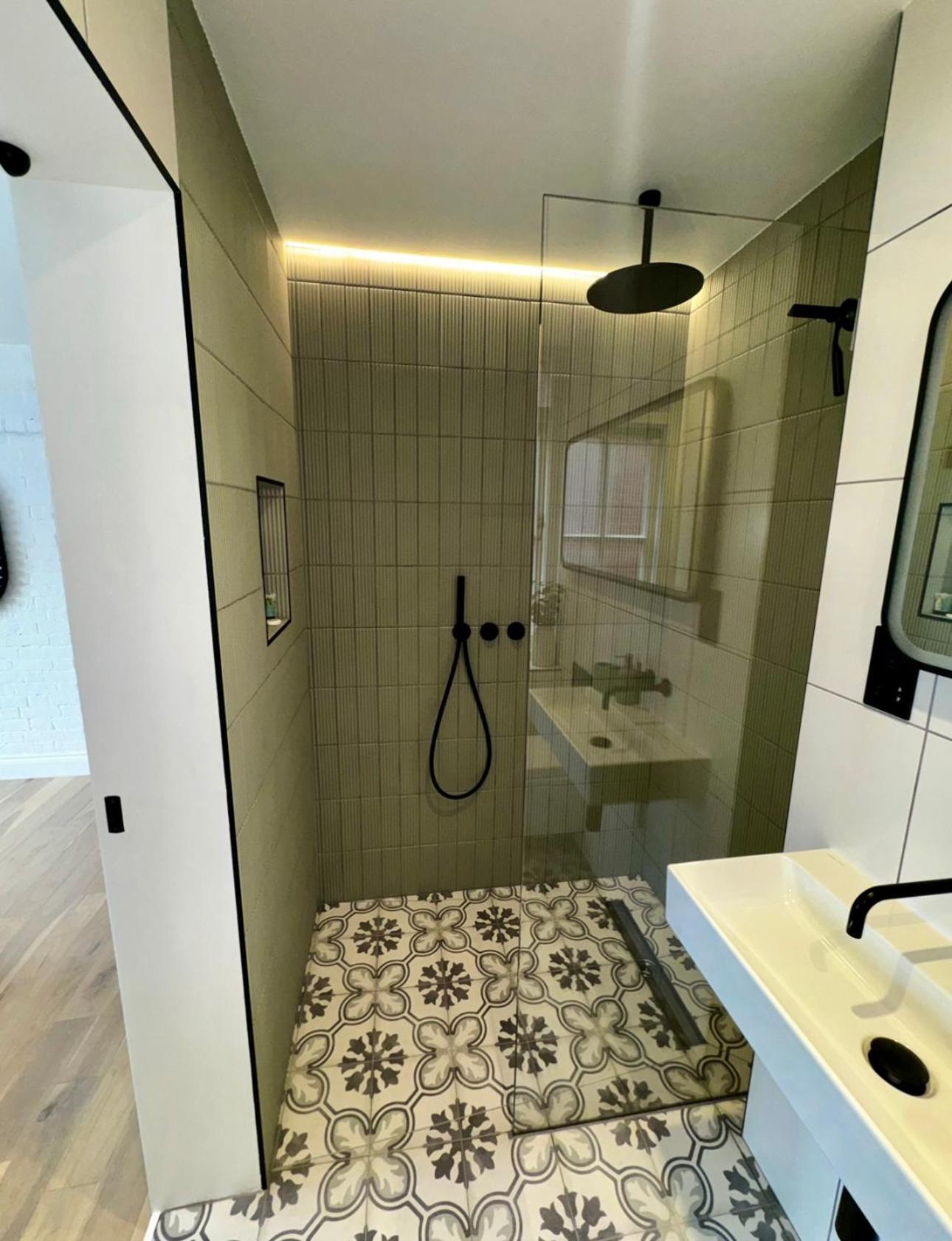 Newly Refurbished W/ River Views Лондон Экстерьер фото