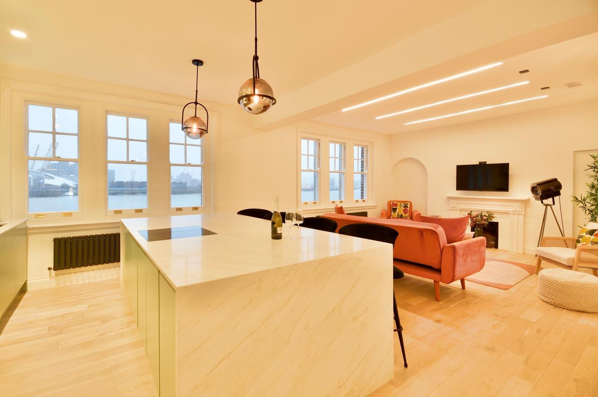 Newly Refurbished W/ River Views Лондон Экстерьер фото