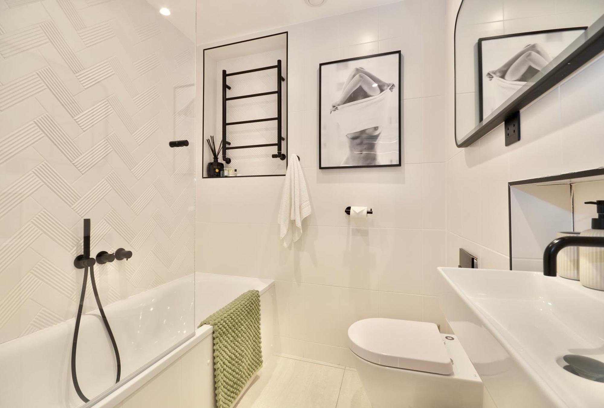 Newly Refurbished W/ River Views Лондон Экстерьер фото